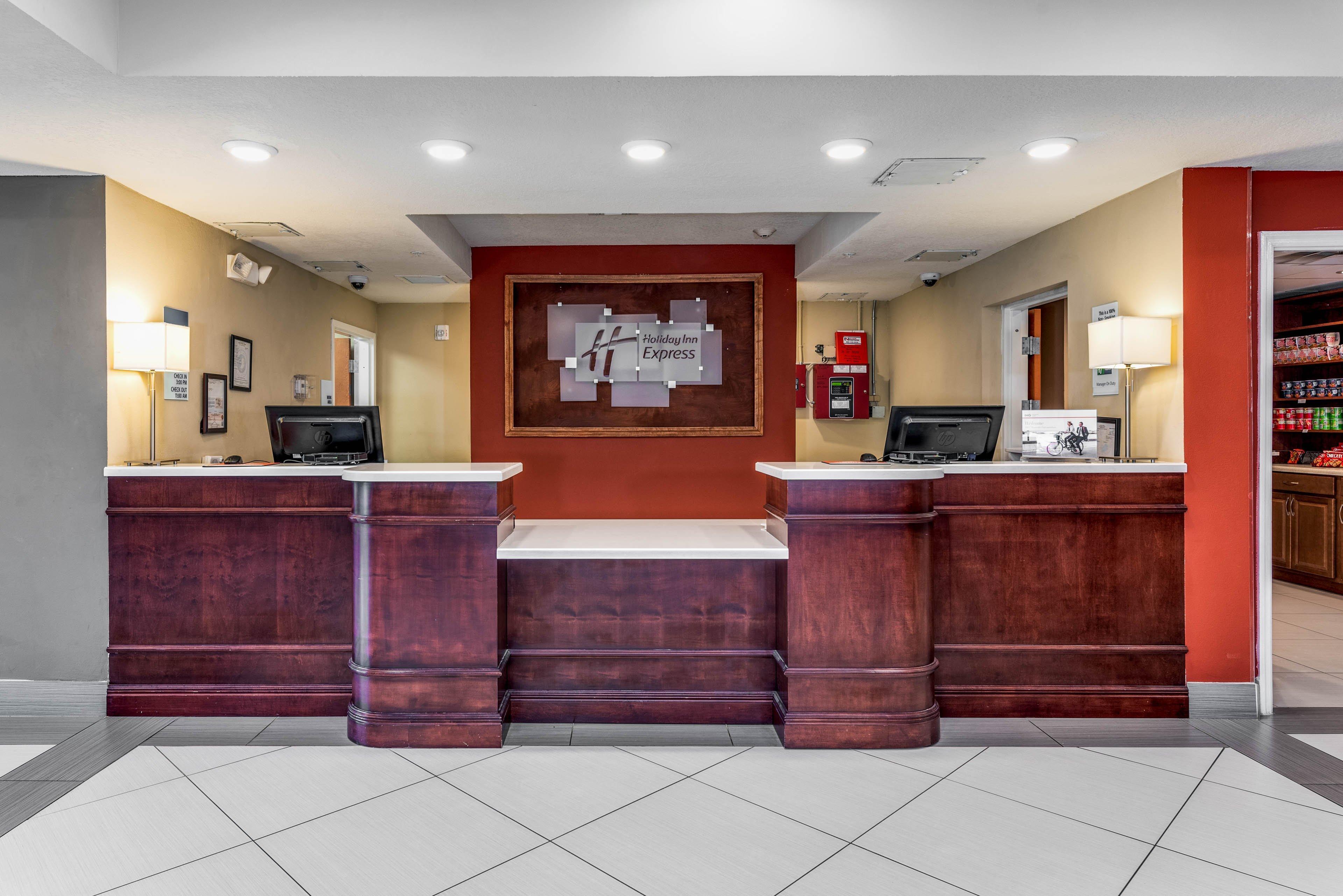 Holiday Inn Express & Suites Lantana By Ihg Eksteriør billede